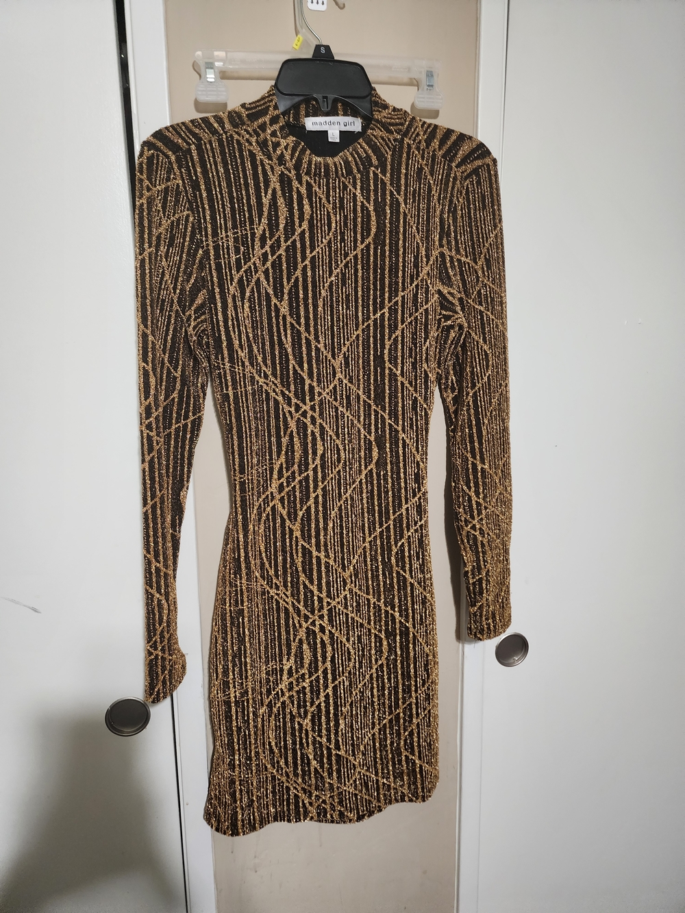 Madden Girl Long Sleeve Metallic Patterned Mini Dress - Black/Gold
